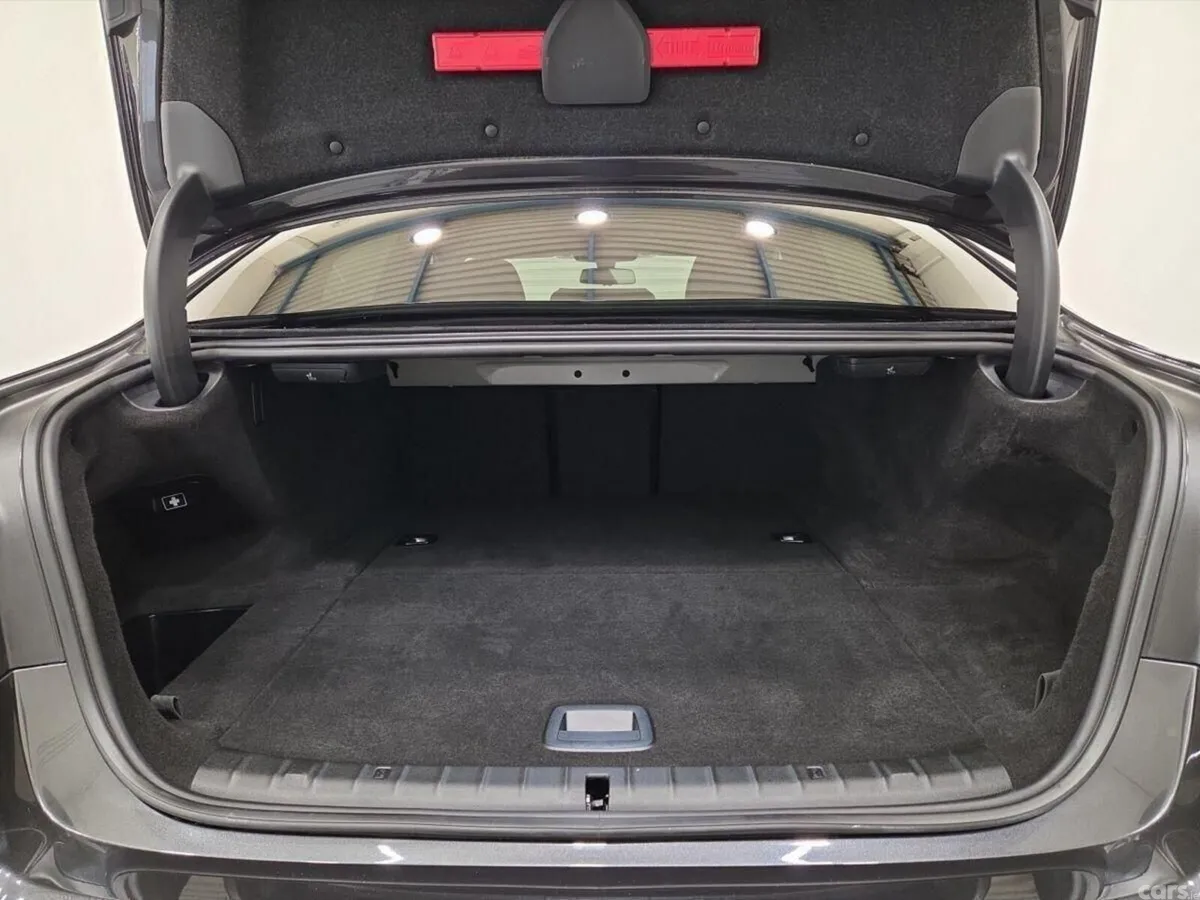 BMW 5-Series Saloon, Petrol Plug-in Hybrid, 2022, Grey