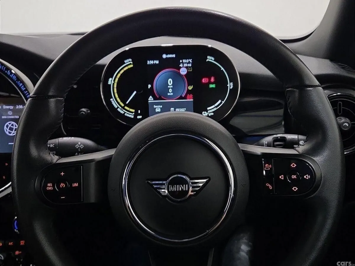 Mini Cooper Hatchback, Electric, 2023, Red