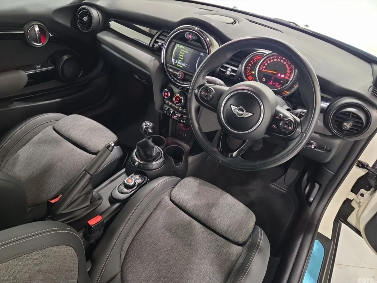 Mini Cooper Convertible, Petrol, 2016, White