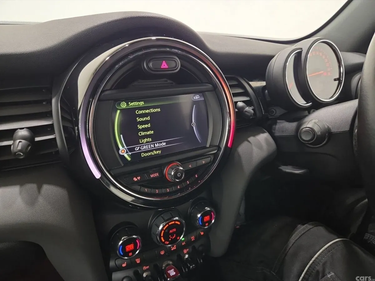 Mini Cooper Convertible, Petrol, 2016, White