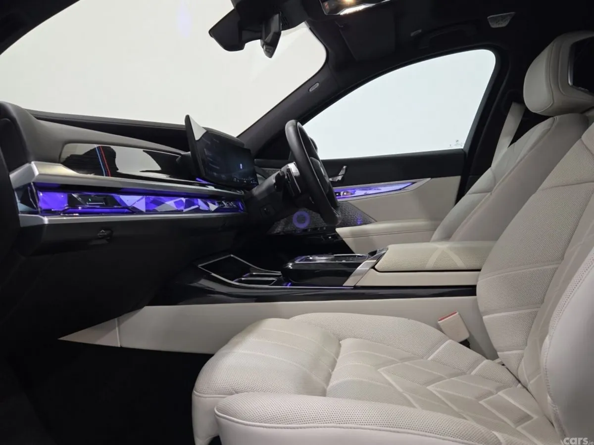 BMW 7-Series Saloon, Petrol Plug-in Hybrid, 2023, Grey
