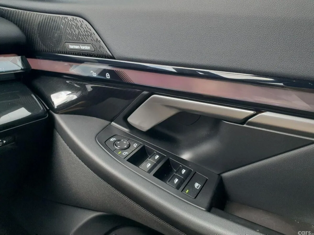 BMW 5-Series Saloon, Petrol Plug-in Hybrid, 2024, Blue