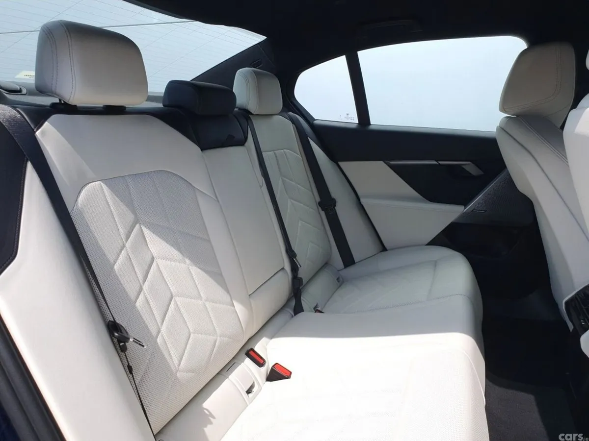 BMW 5-Series Saloon, Petrol Plug-in Hybrid, 2025, Blue