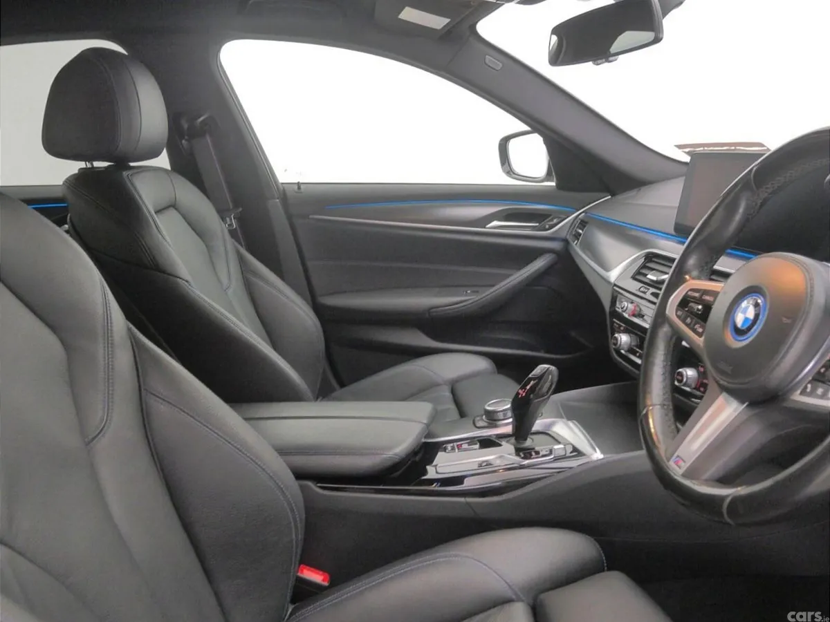 BMW 5-Series Saloon, Petrol Plug-in Hybrid, 2022, White