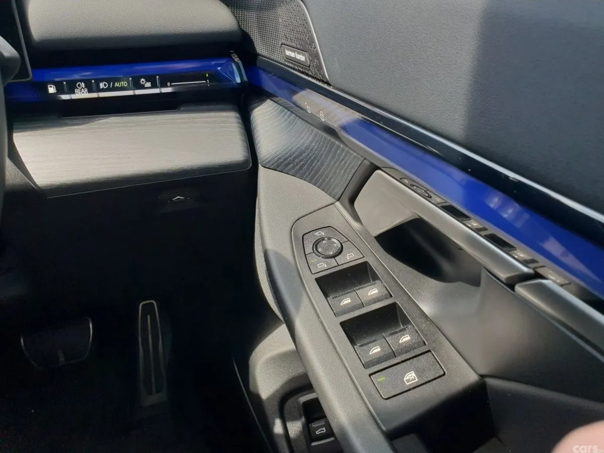 BMW 5-Series Saloon, Petrol Plug-in Hybrid, 2025, Blue