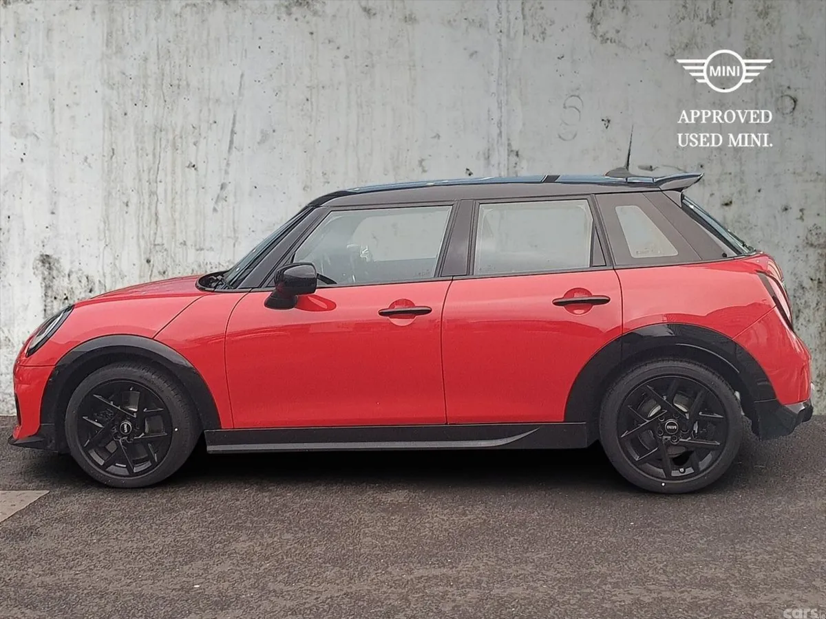 Mini Cooper Hatchback, Petrol, 2026, Red