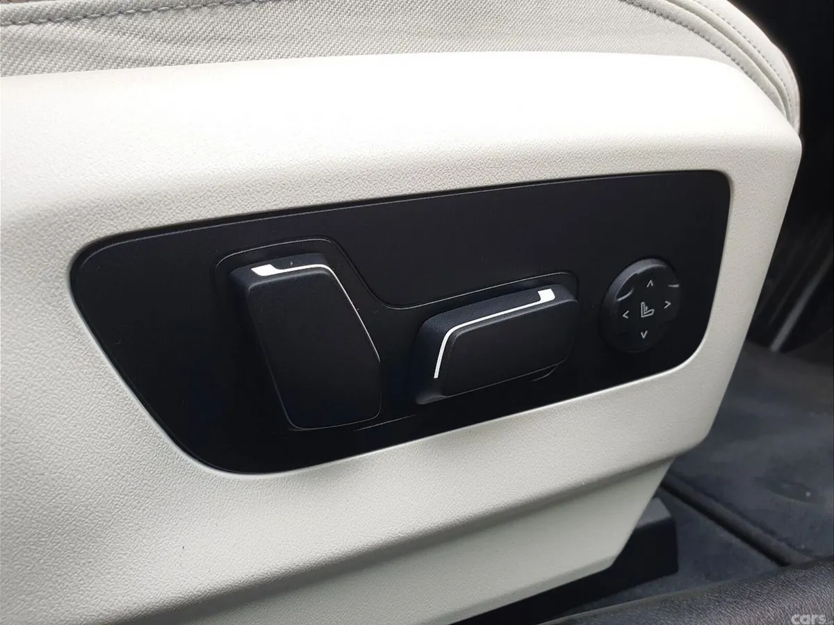 BMW 5-Series Saloon, Petrol Plug-in Hybrid, 2025, Blue