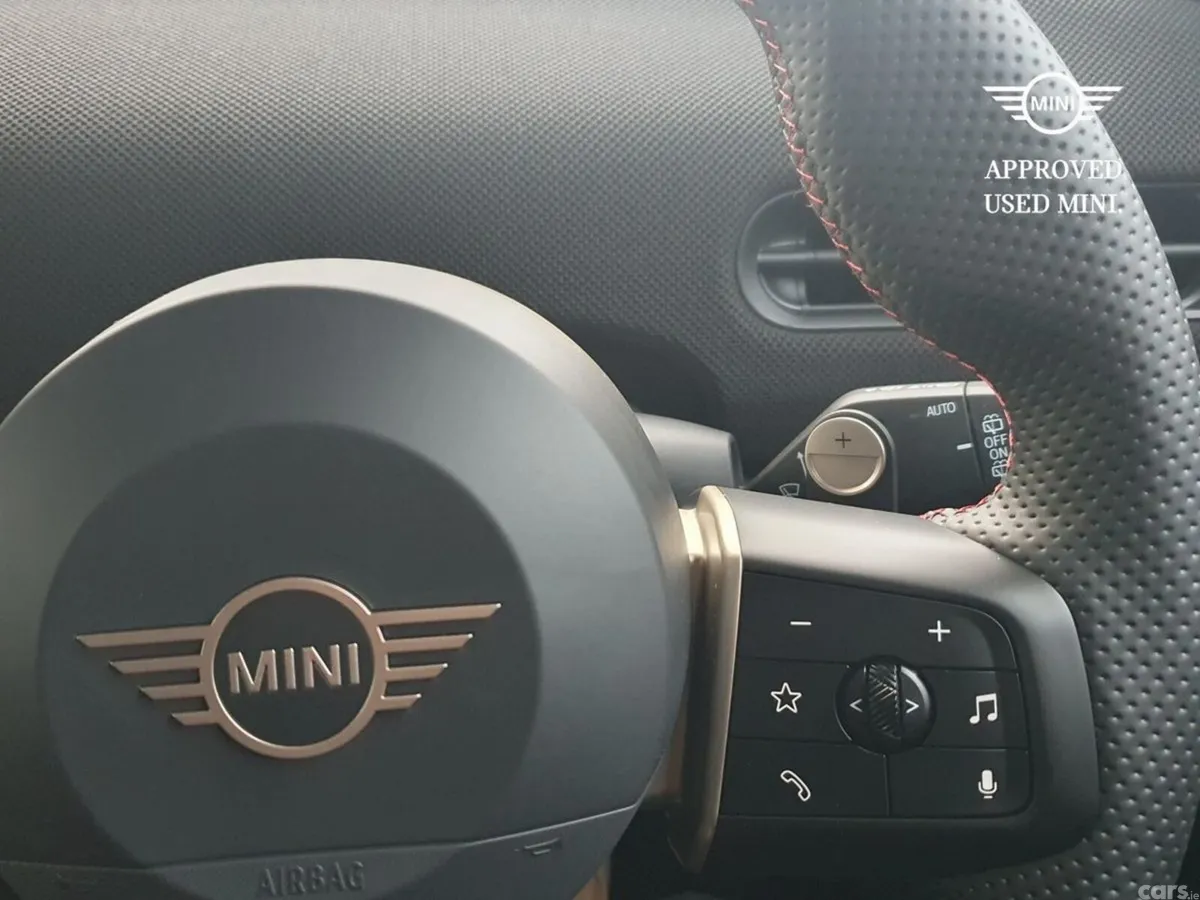 Mini Cooper Hatchback, Petrol, 2026, Red