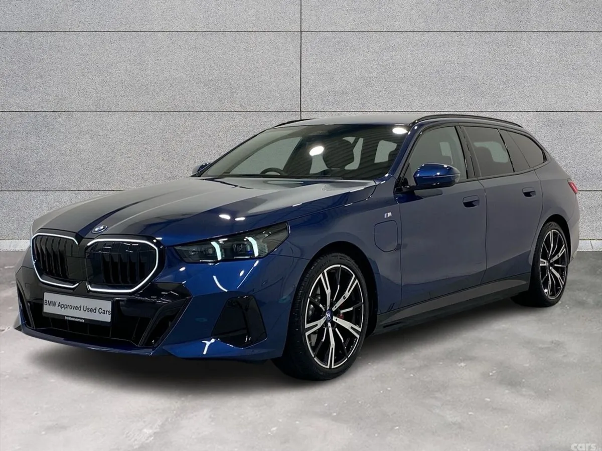 BMW 5-Series Estate, Petrol Plug-in Hybrid, 2025, Blue