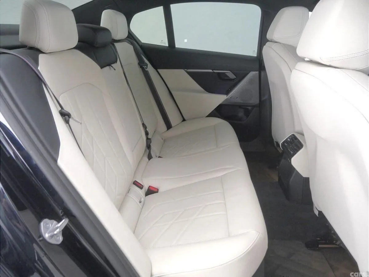 BMW 5-Series Saloon, Petrol Plug-in Hybrid, 2024, Black