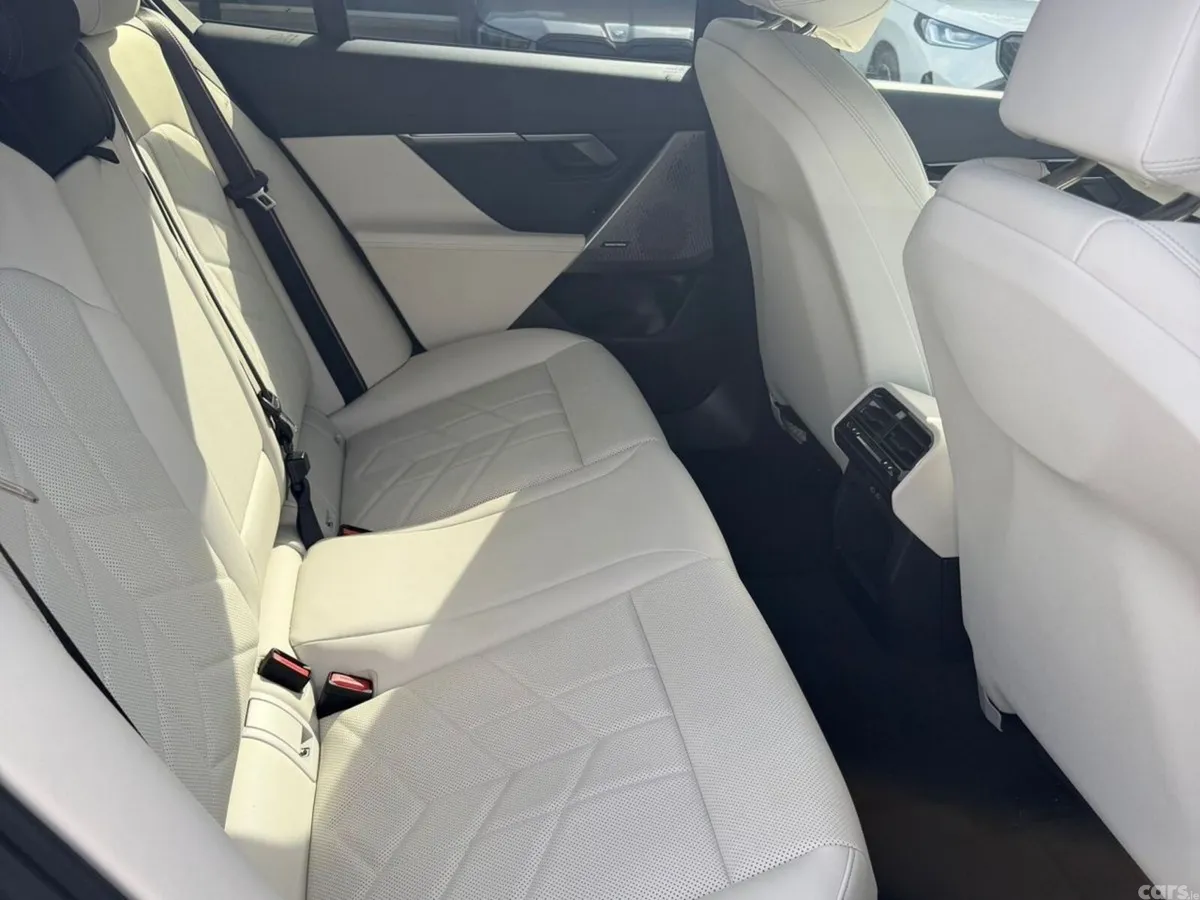 BMW 5-Series Saloon, Petrol Plug-in Hybrid, 2024, Black