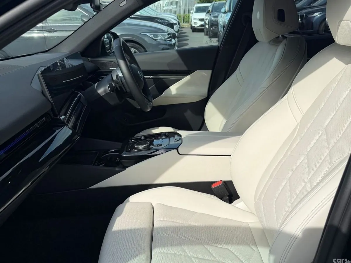 BMW 5-Series Saloon, Petrol Plug-in Hybrid, 2024, Black