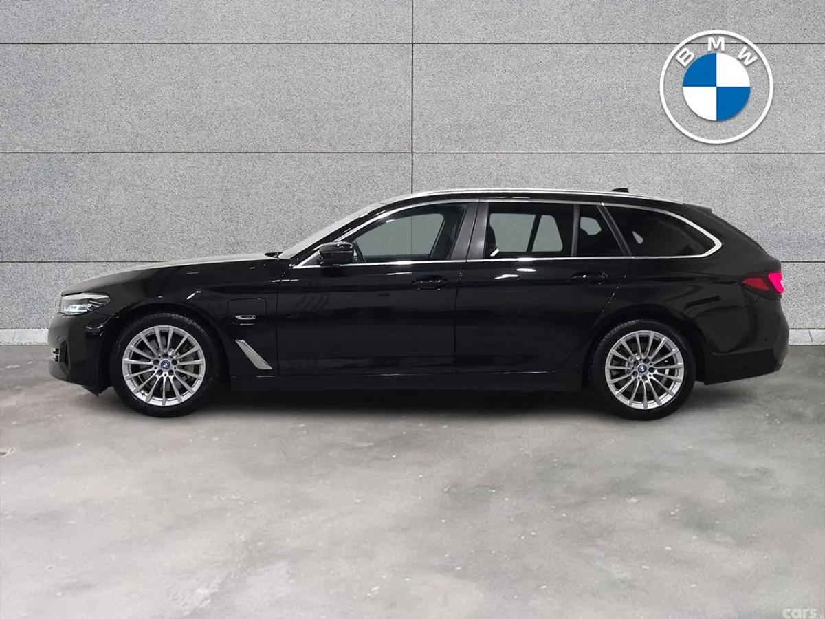 BMW 5-Series Estate, Petrol Plug-in Hybrid, 2023, Black