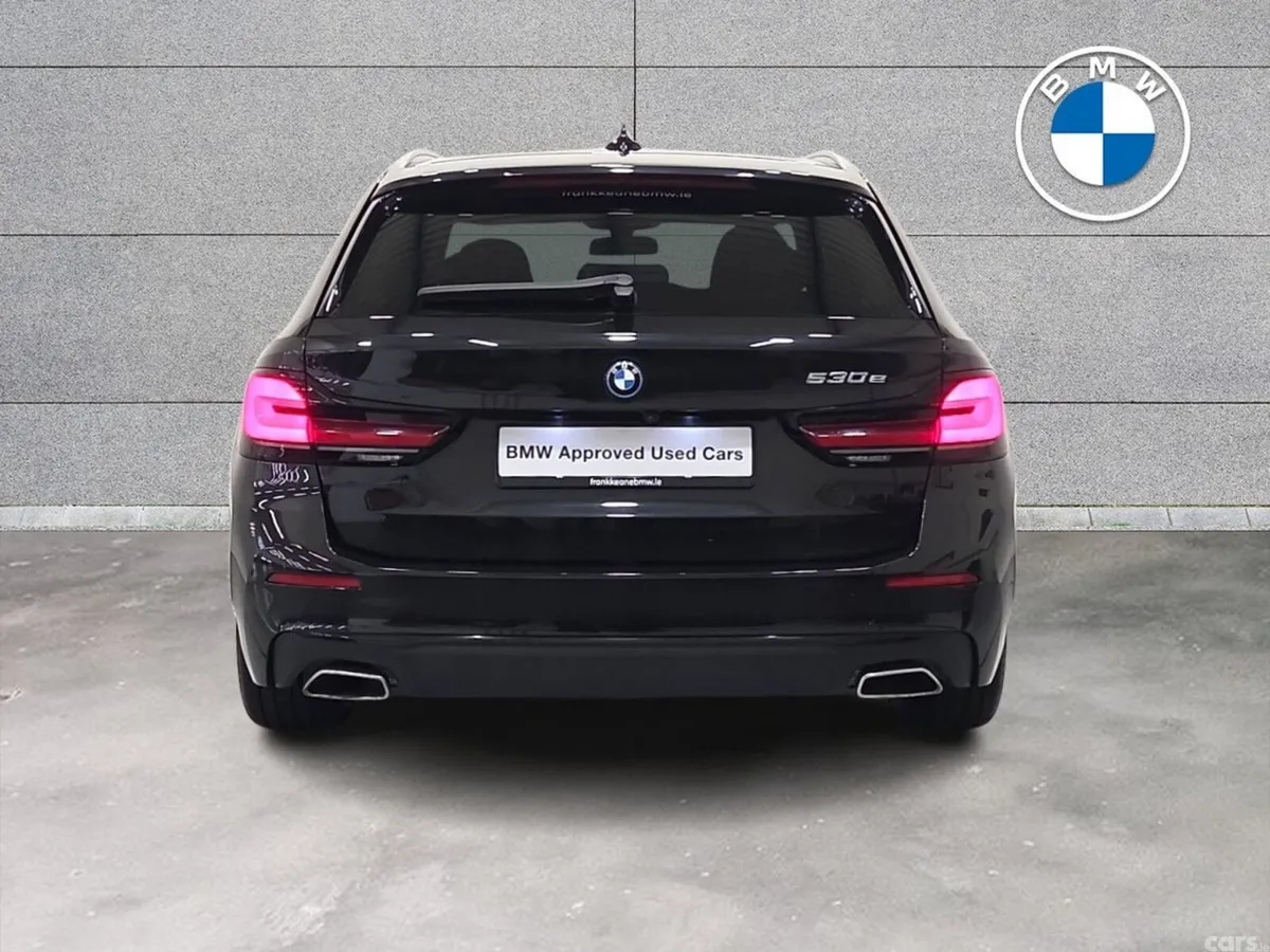 BMW 5-Series Estate, Petrol Plug-in Hybrid, 2023, Black