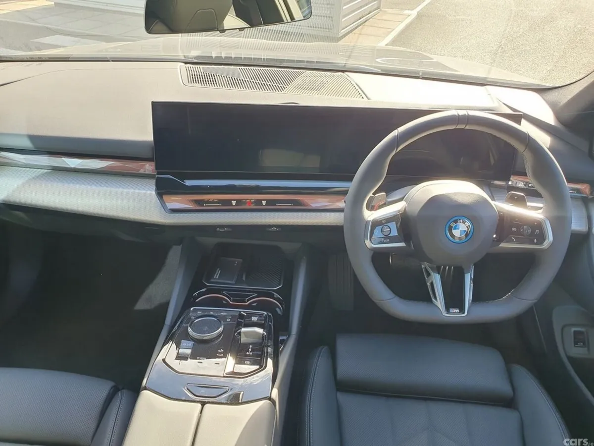 BMW 5-Series Saloon, Petrol Plug-in Hybrid, 2026, Black