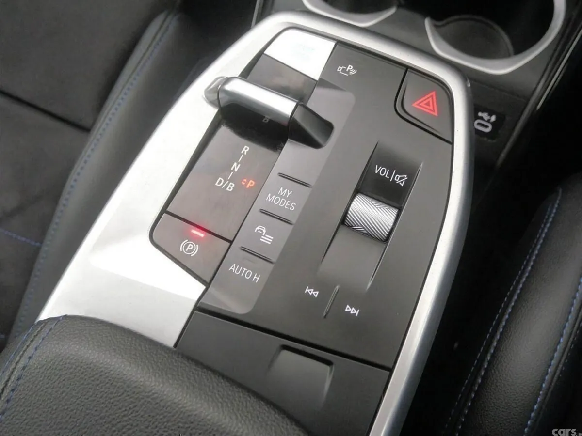 BMW iX1 SUV, Electric, 2023, Green