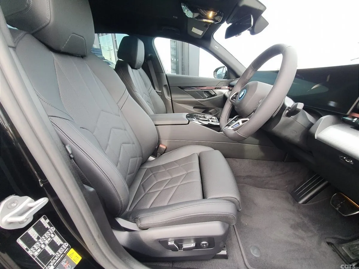 BMW 5-Series Saloon, Petrol Plug-in Hybrid, 2026, Black