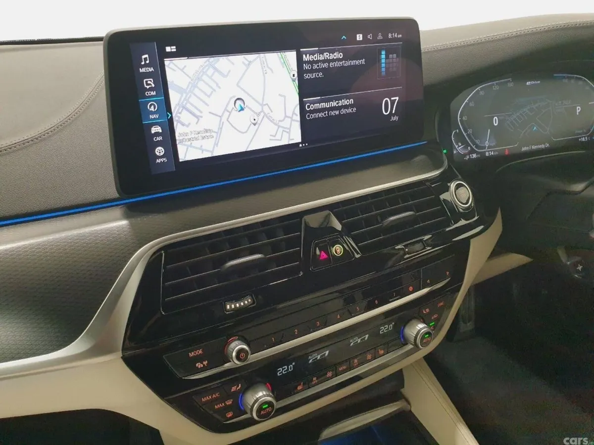BMW 5-Series Estate, Petrol Plug-in Hybrid, 2021, Black