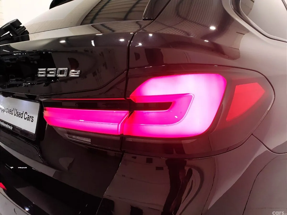 BMW 5-Series Estate, Petrol Plug-in Hybrid, 2021, Black