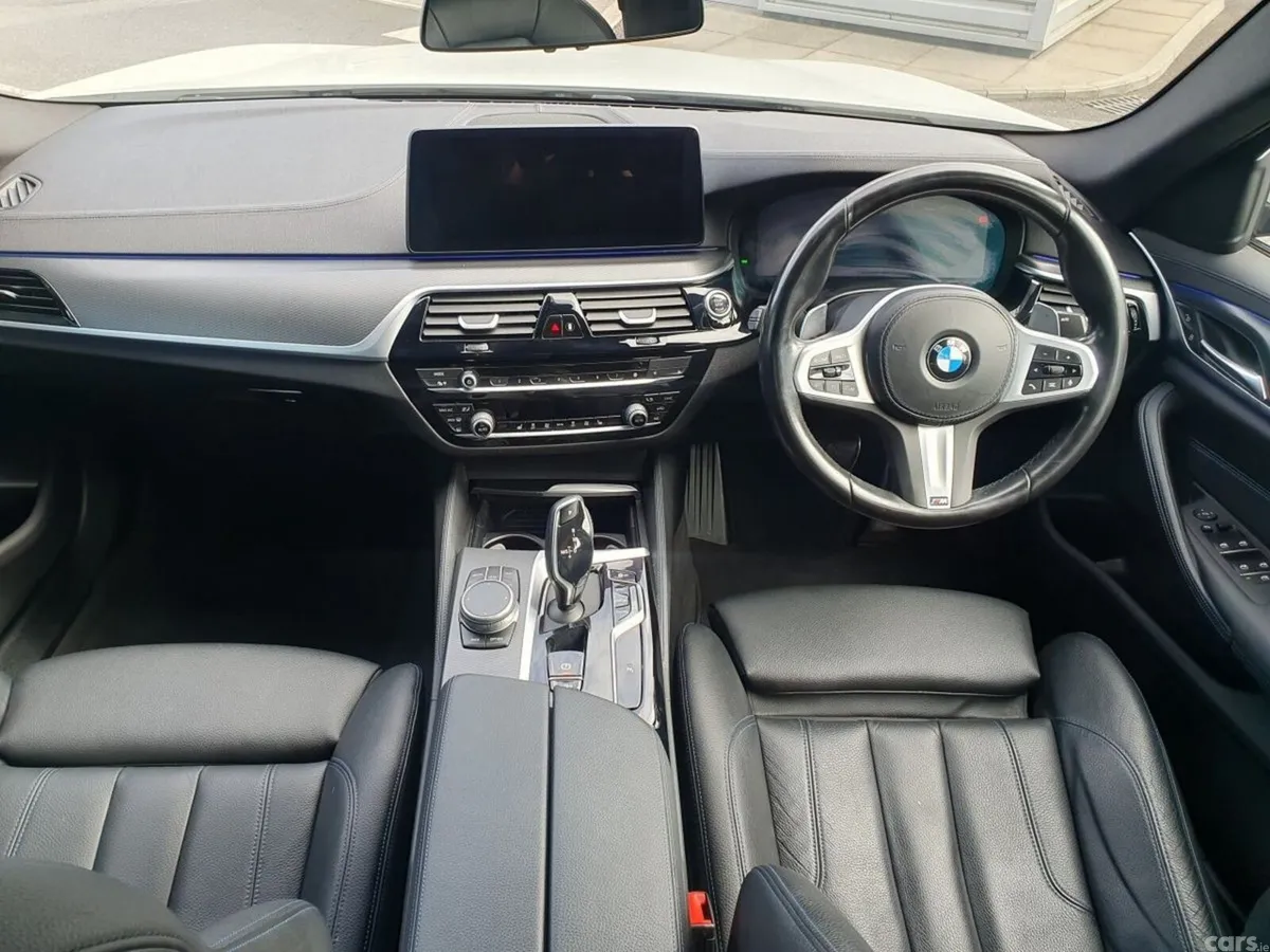 BMW 5-Series Saloon, Diesel Hybrid, 2022, White