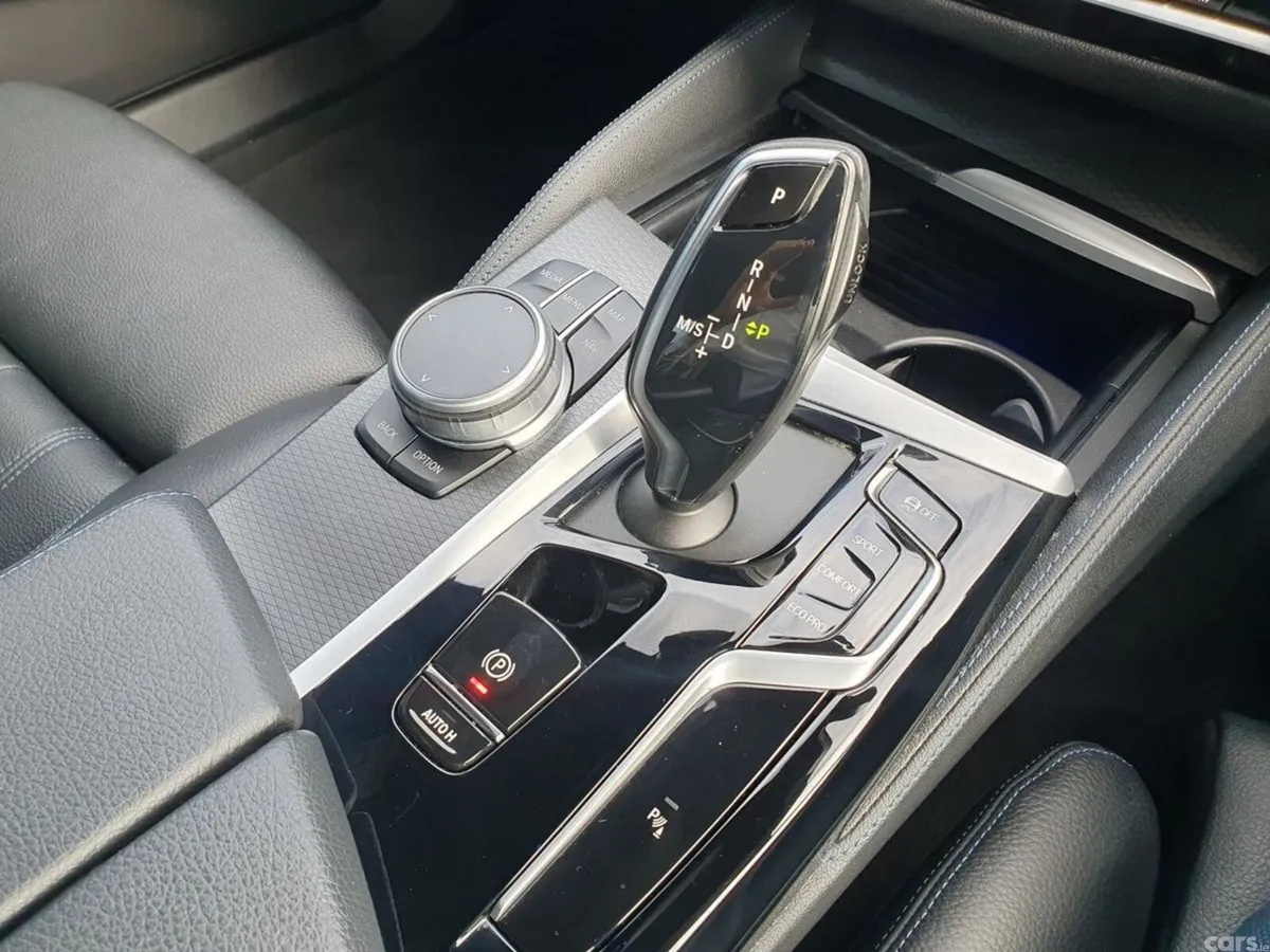 BMW 5-Series Saloon, Diesel Hybrid, 2022, White
