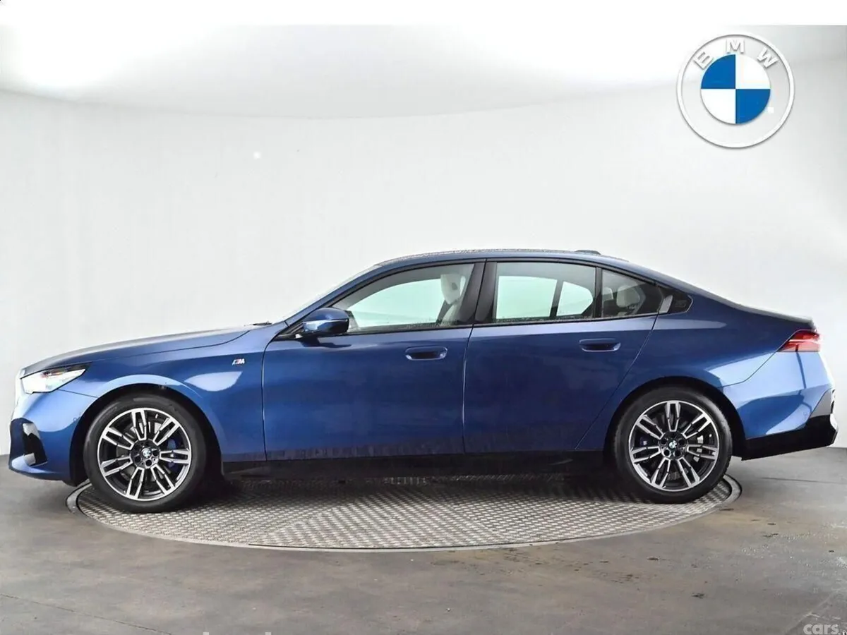 BMW 5-Series Saloon, Petrol Hybrid, 2024, Blue