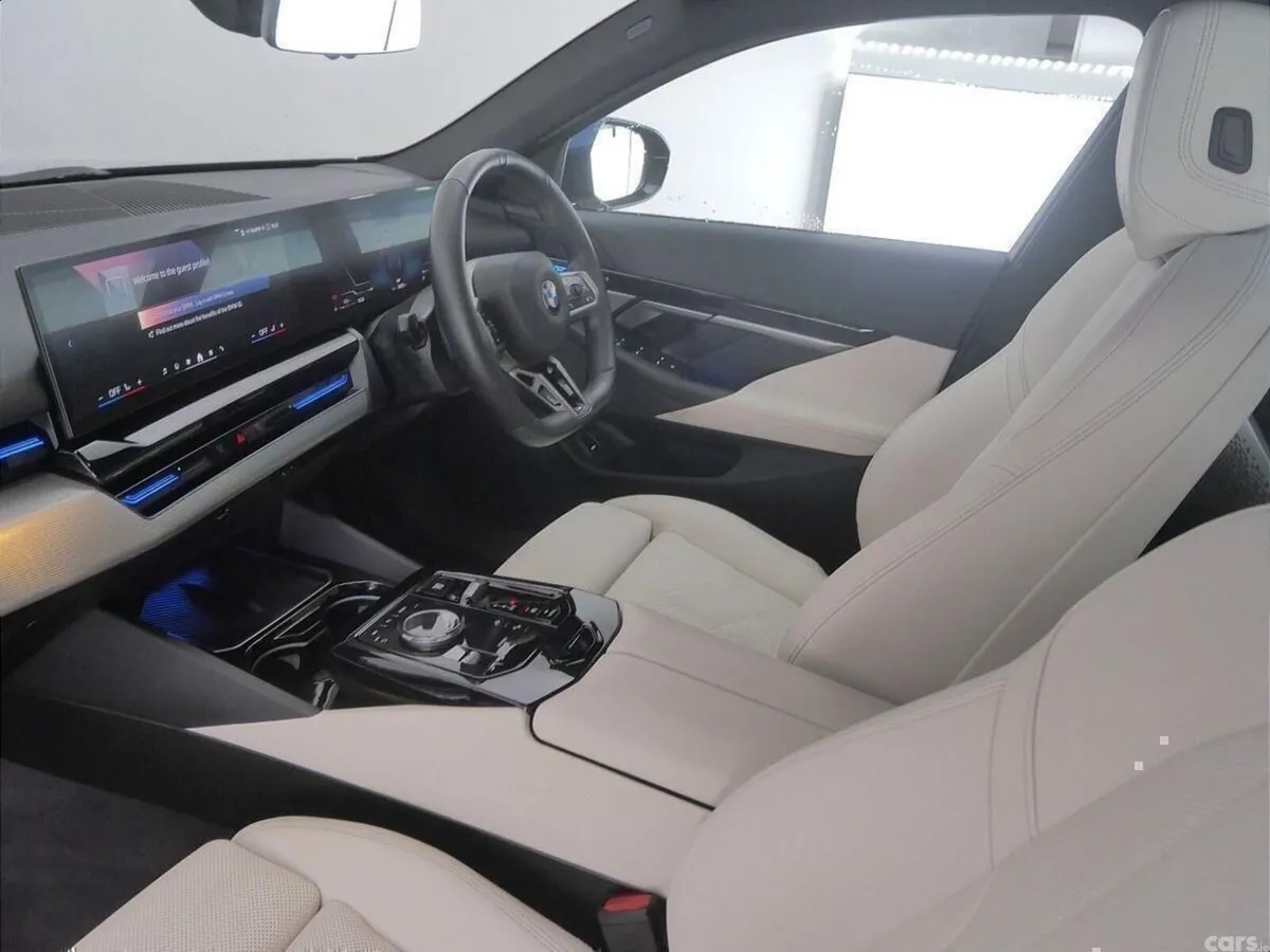 BMW 5-Series Saloon, Petrol Hybrid, 2024, Blue