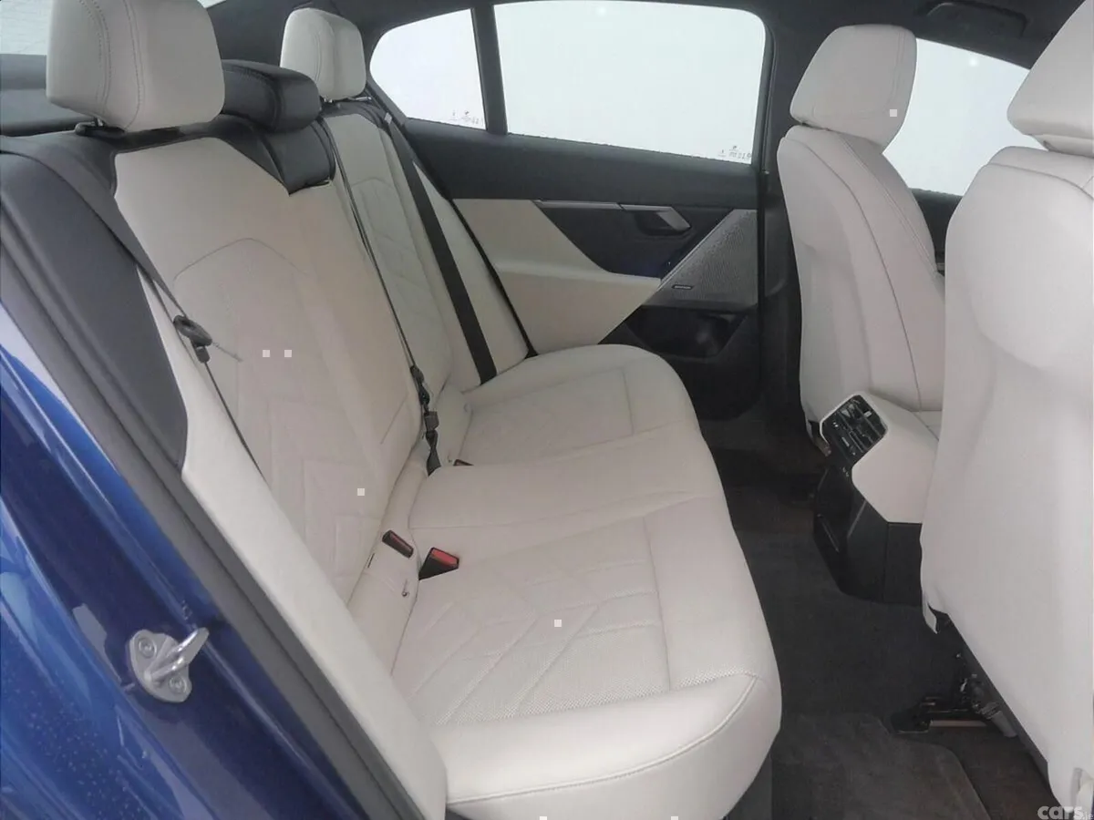 BMW 5-Series Saloon, Petrol Hybrid, 2024, Blue