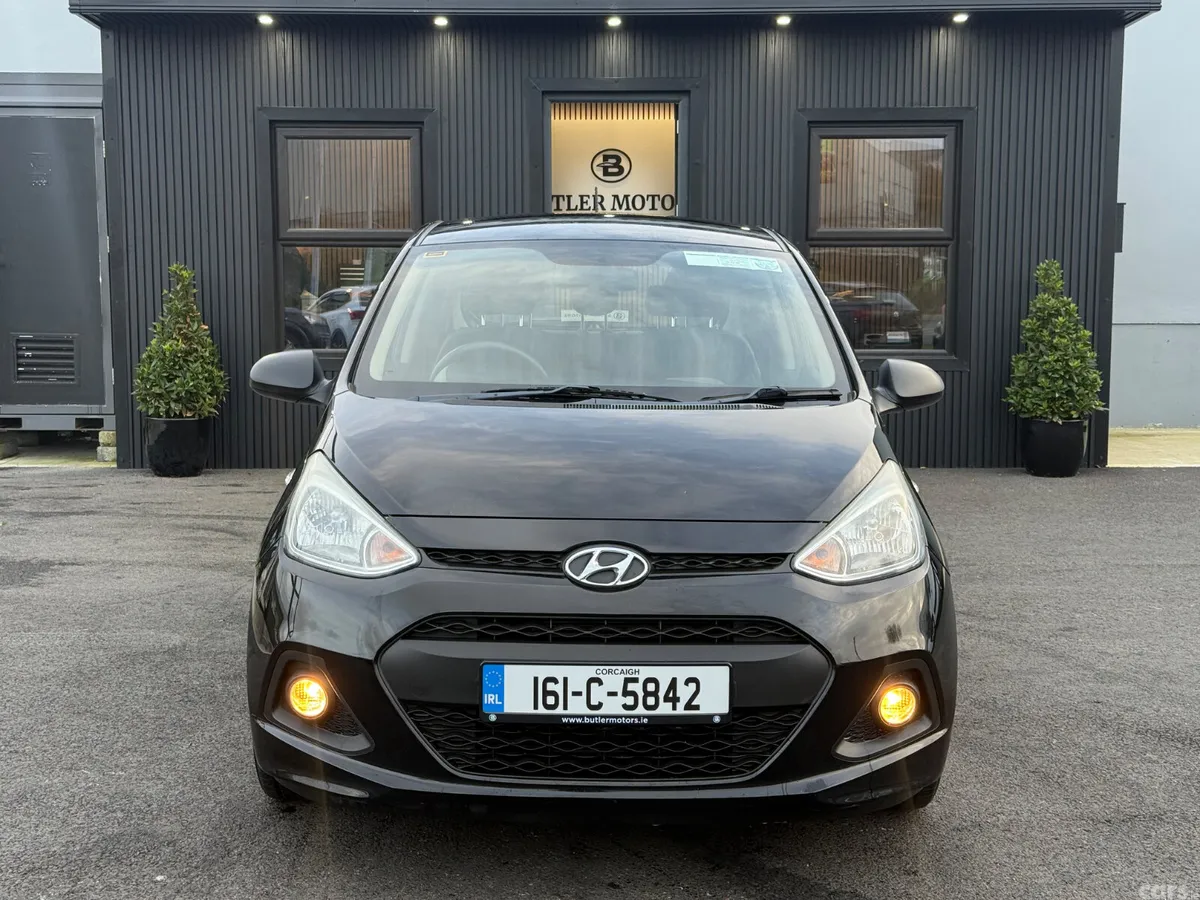 Hyundai i10 Hatchback, Petrol, 2016, Black