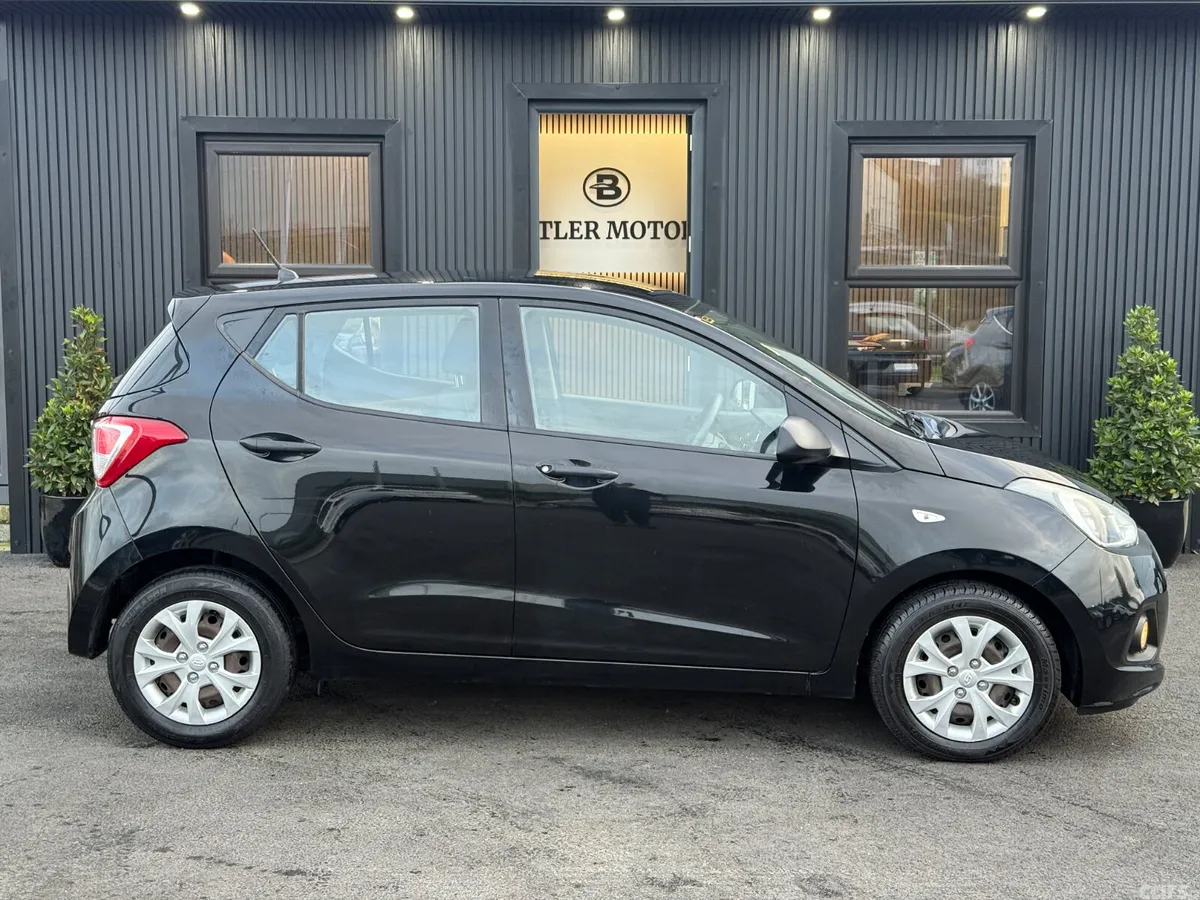 Hyundai i10 Hatchback, Petrol, 2016, Black