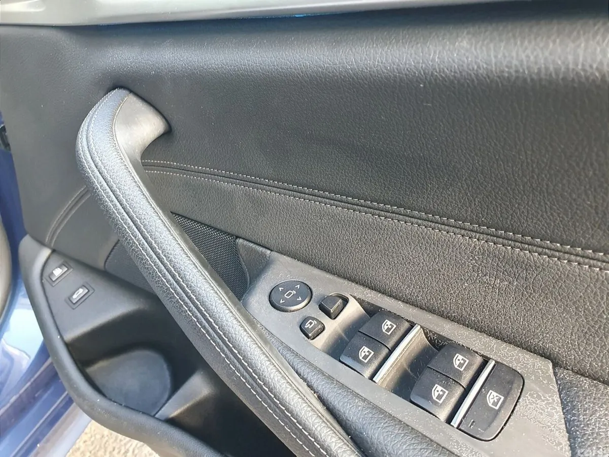 BMW 5-Series Saloon, Petrol Plug-in Hybrid, 2021, Blue