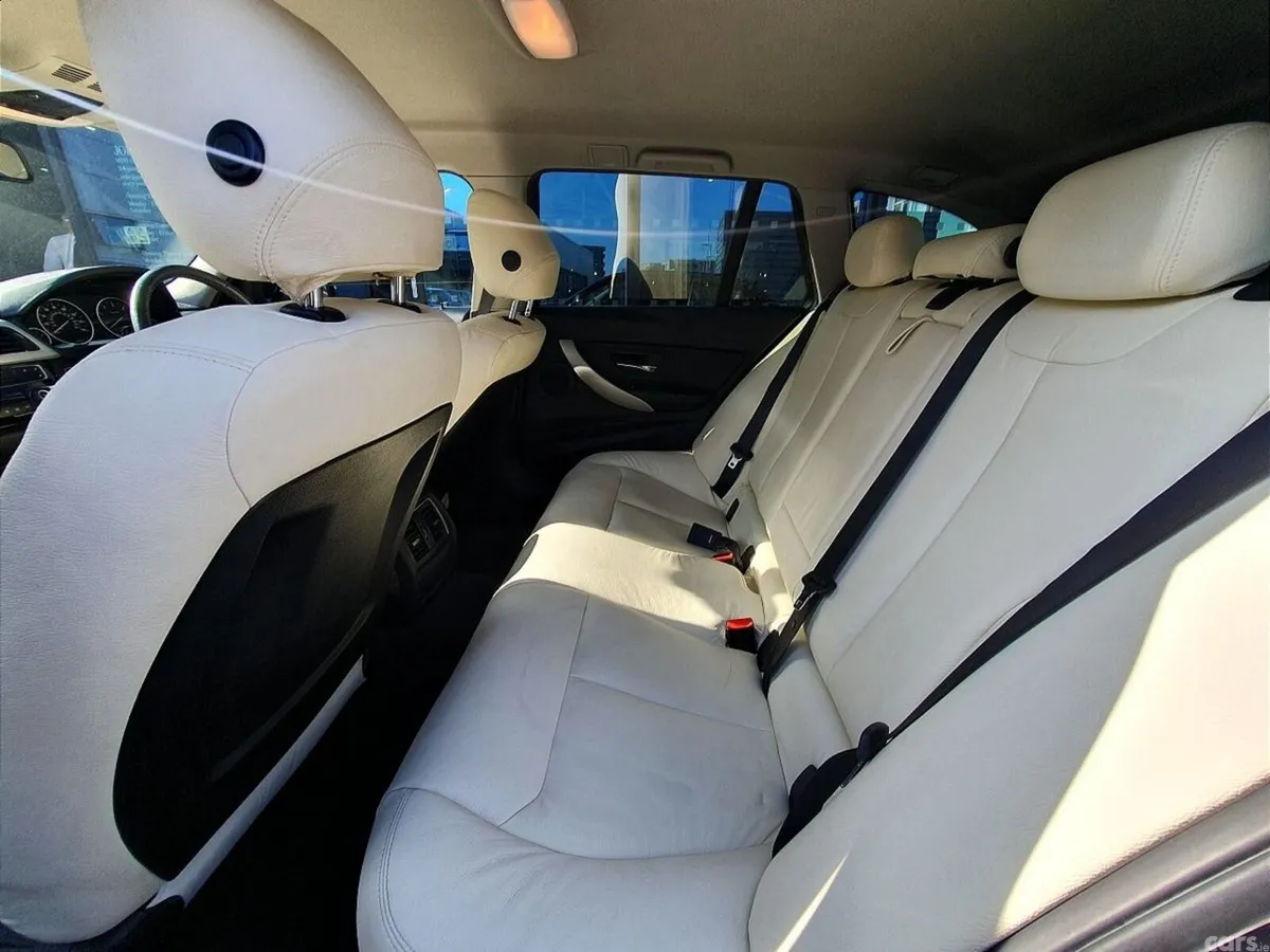 BMW 3-Series Estate, Diesel, 2019, Grey