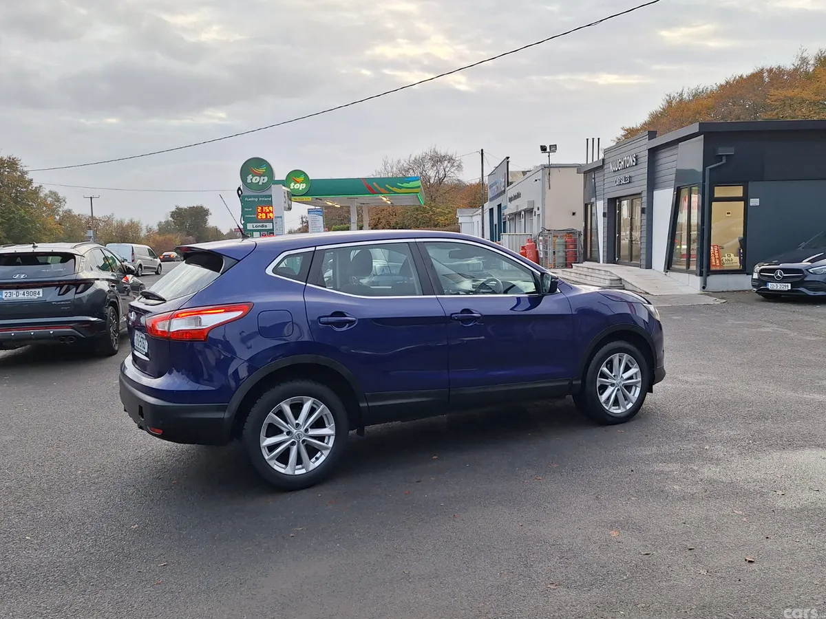 Nissan Qashqai SUV, Diesel, 2017, Blue