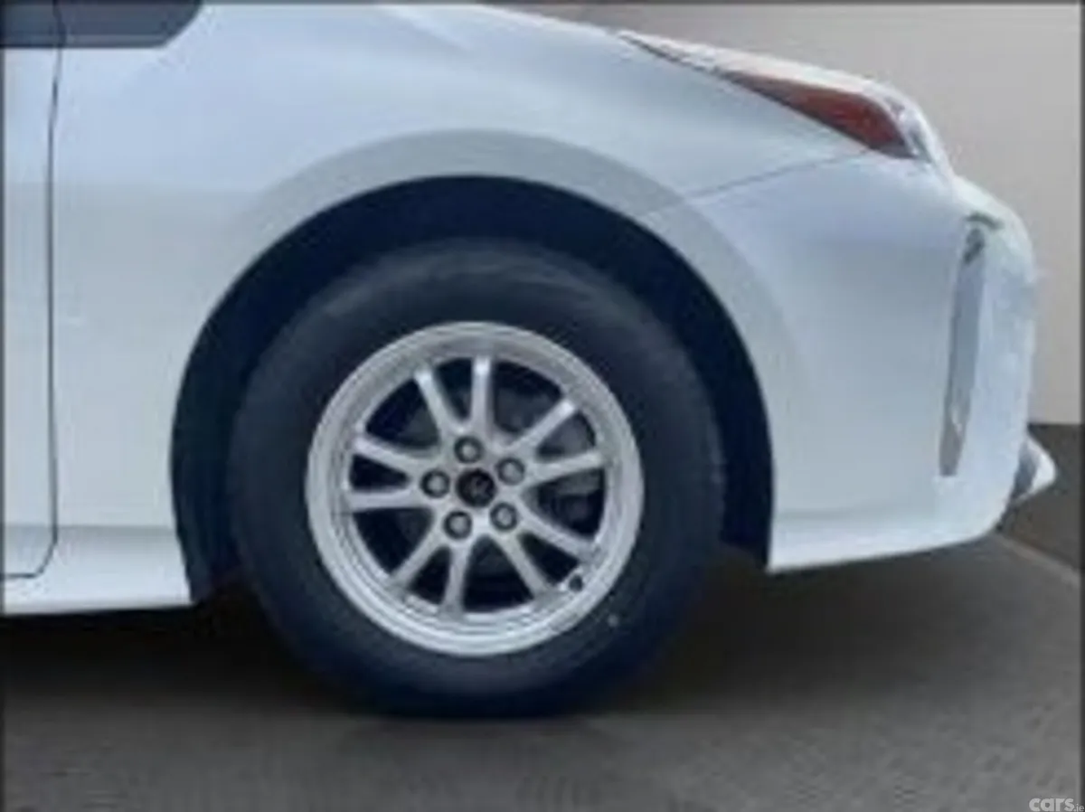 Toyota Prius Hatchback, Petrol Hybrid, 2022, White