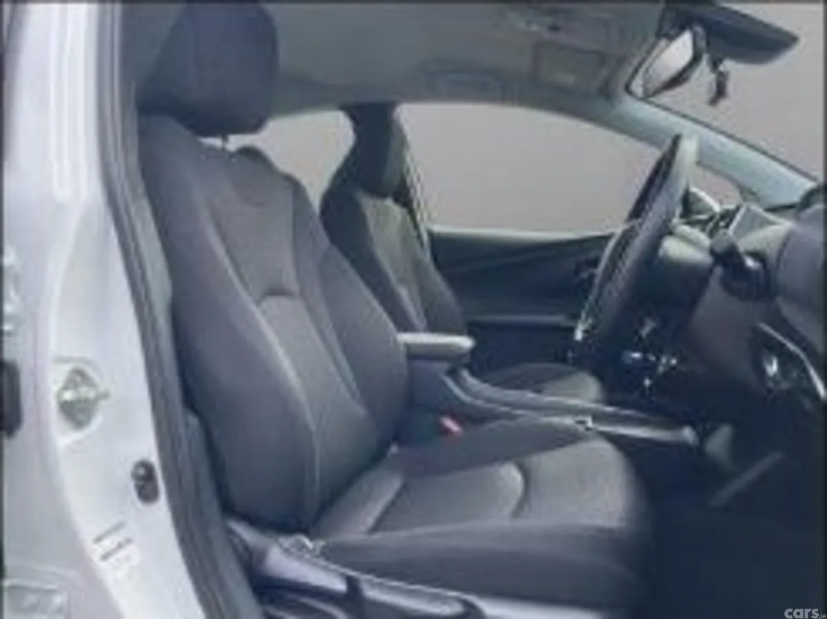 Toyota Prius Hatchback, Petrol Hybrid, 2022, White