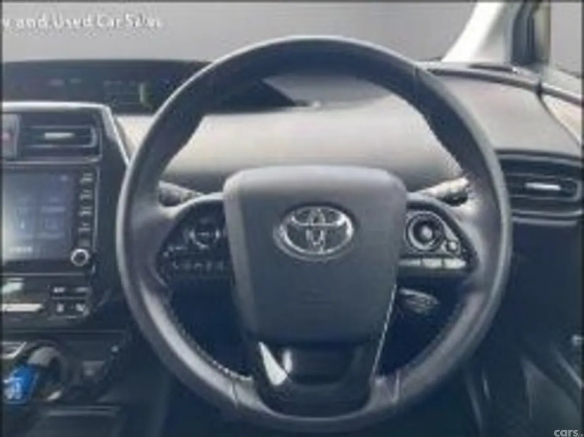 Toyota Prius Hatchback, Petrol Hybrid, 2022, White