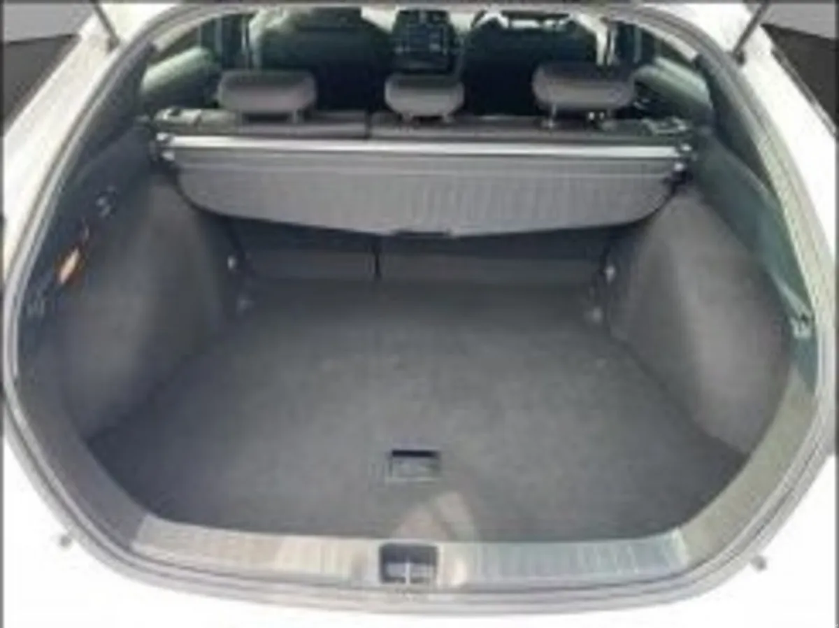 Toyota Prius Hatchback, Petrol Hybrid, 2022, White