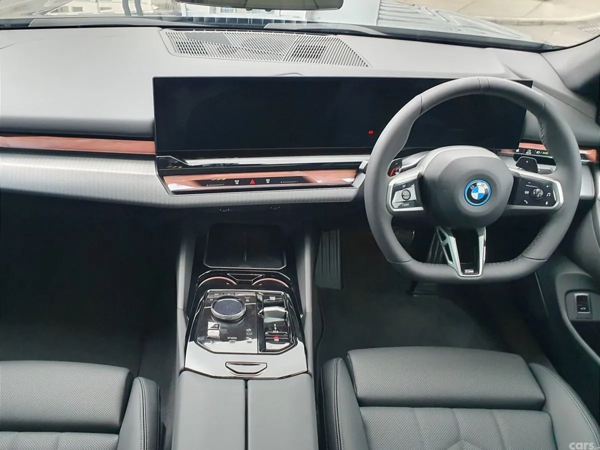 BMW 5-Series Saloon, Petrol Plug-in Hybrid, 2026, Black