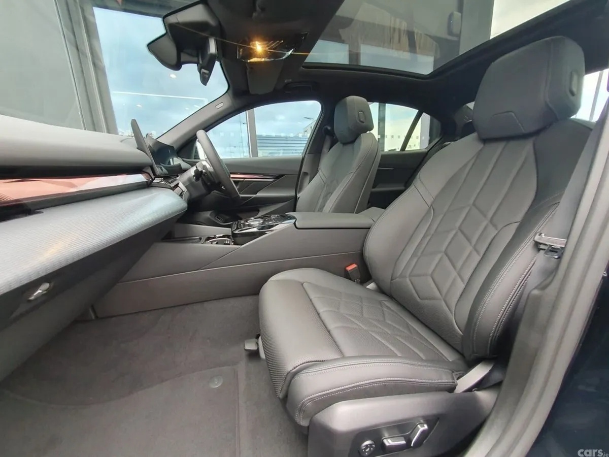 BMW 5-Series Saloon, Petrol Plug-in Hybrid, 2026, Black
