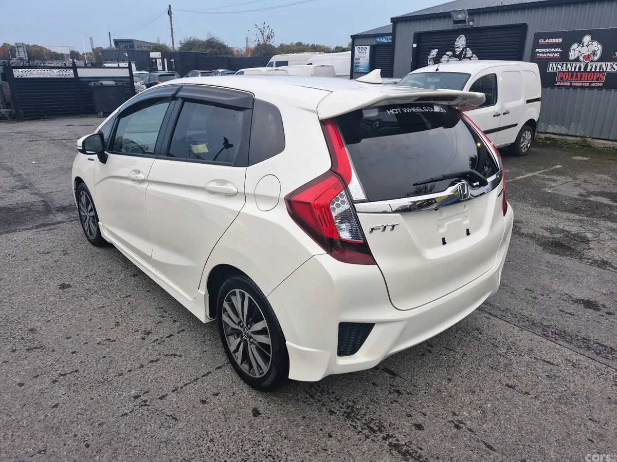 Honda Fit Hatchback, Petrol Hybrid, 2014, White