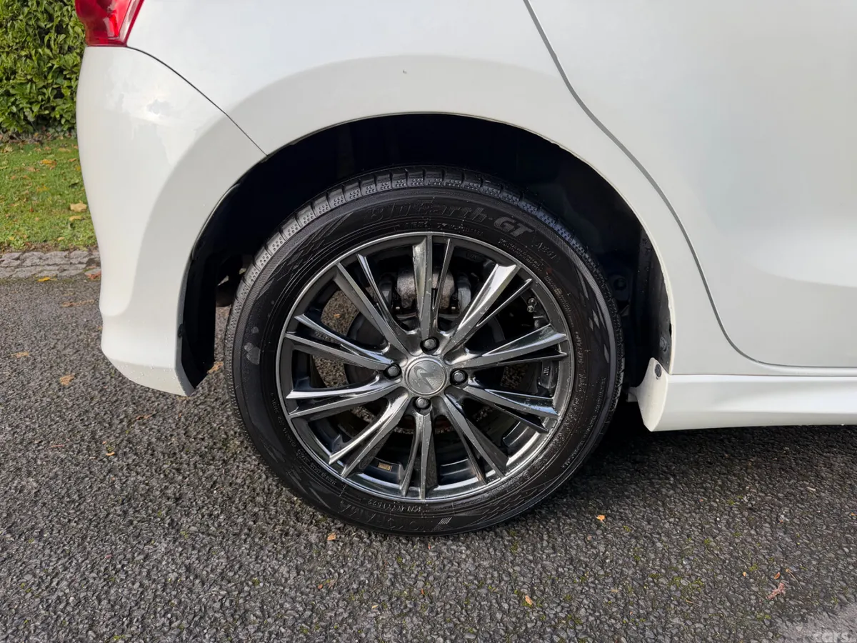 Suzuki Swift Hatchback, Petrol Hybrid, 2017, White