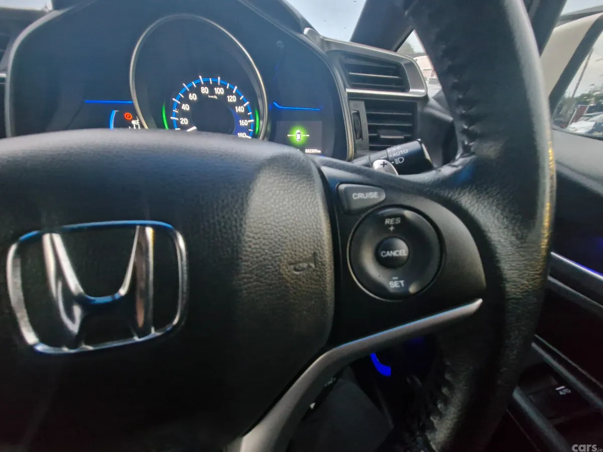 Honda Fit Hatchback, Petrol Hybrid, 2014, White