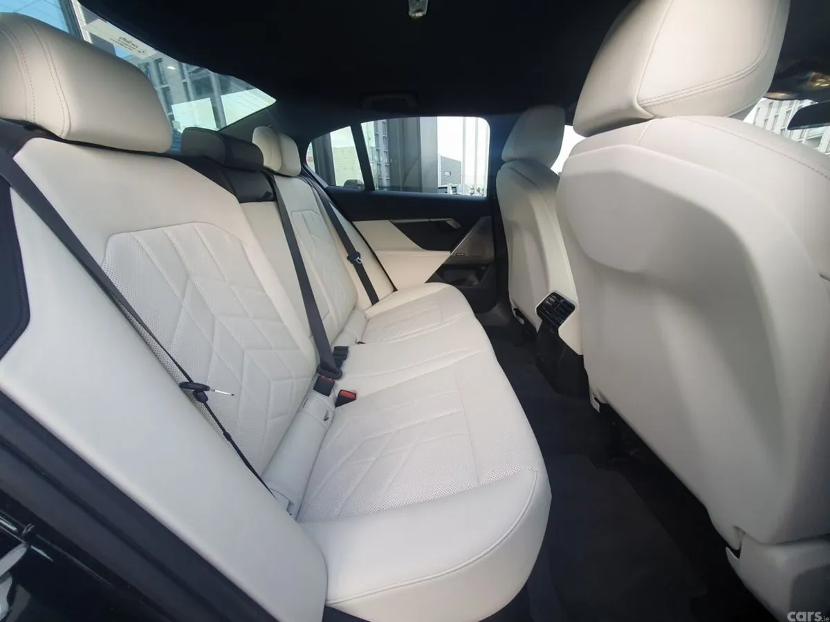 BMW 5-Series Saloon, Petrol Plug-in Hybrid, 2024, Black