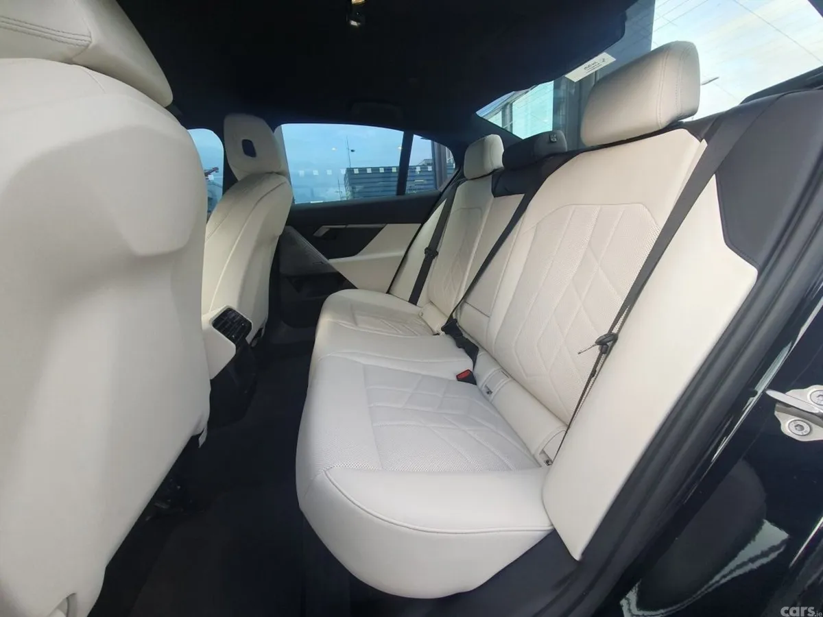 BMW 5-Series Saloon, Petrol Plug-in Hybrid, 2024, Black