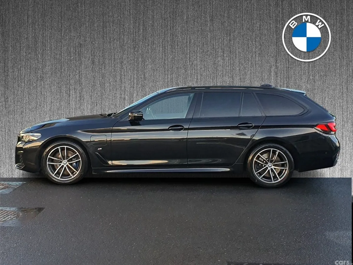 BMW 5-Series Estate, Petrol Plug-in Hybrid, 2021, Black