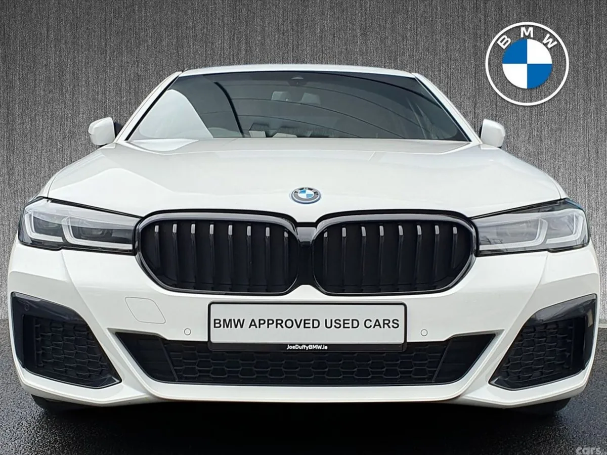 BMW 5-Series Estate, Petrol Plug-in Hybrid, 2023, White