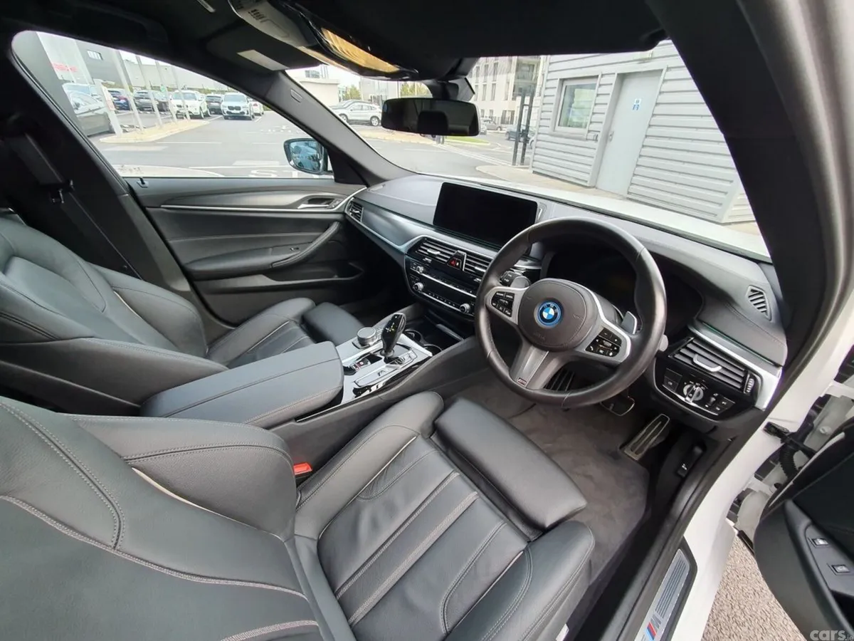 BMW 5-Series Saloon, Petrol Plug-in Hybrid, 2022, White