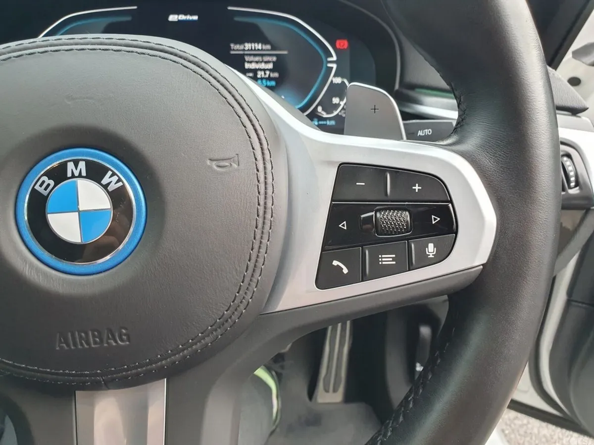 BMW 5-Series Saloon, Petrol Plug-in Hybrid, 2022, White