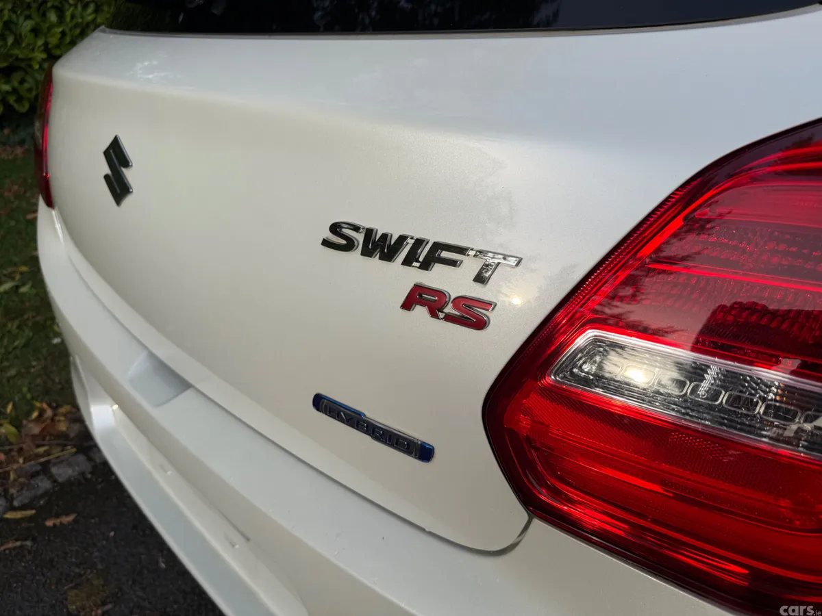 Suzuki Swift Hatchback, Petrol Hybrid, 2019, White