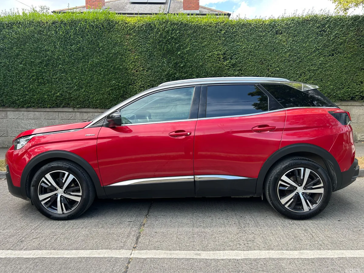 Peugeot 3008 Hatchback, Petrol, 2020, Red